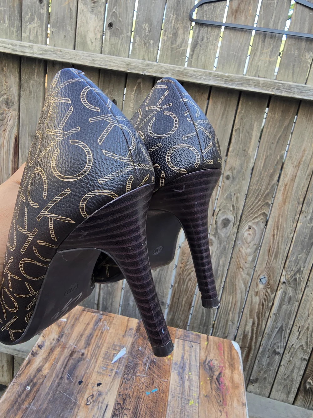 Calvin Klein Pattern Brown Logo Pump Women Shoes Size 6.5
